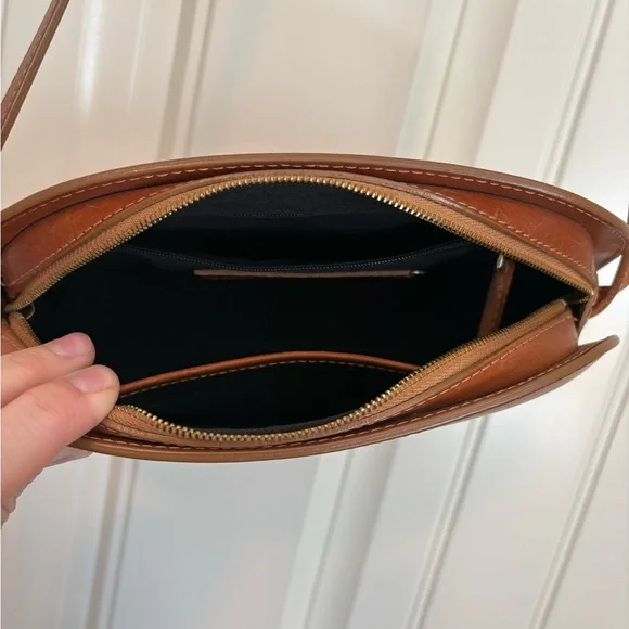 Sézane Victor Heritage smooth leather brown crossbody - Picture 11 of 16